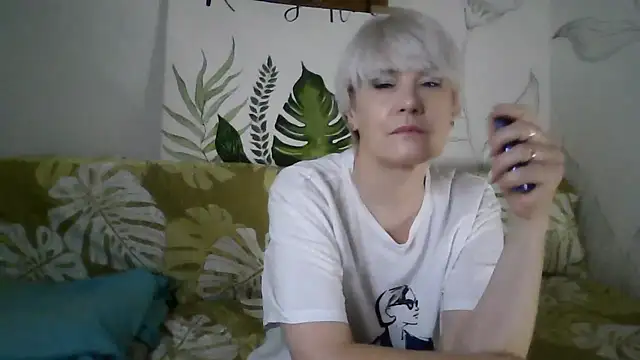 Catty Lady online show from 11/11/25, 06:03