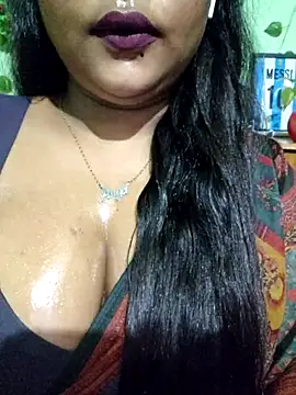 Snapshot of JIYA-04 chatting on 07/08/26, 12:39 JIYA-04 online show from 07/08/26, 12:39