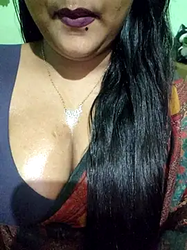 Snapshot of JIYA-04 chatting on 06/04/26, 05:28 JIYA-04 online show from 06/04/26, 05:28