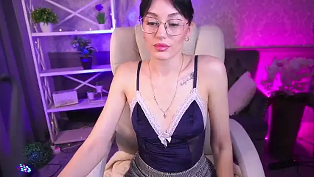 EviLune online show from 03/30/26, 06:15