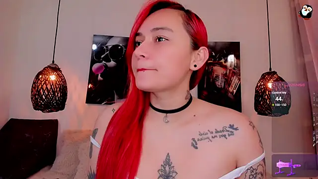 luna lobooo online show from 10/22/25, 05:12