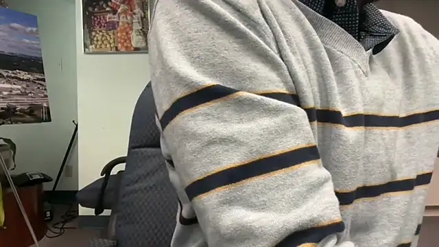 pranastro00 online show from 10/22/25, 12:37