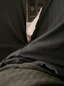 pranastro00 online show from 12/23/25, 03:28