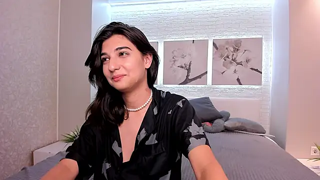 Snapshot of Elfy_Rare_ chatting on 09/18/25, 08:56 Elfy Rare online show from 09/18/25, 08:56