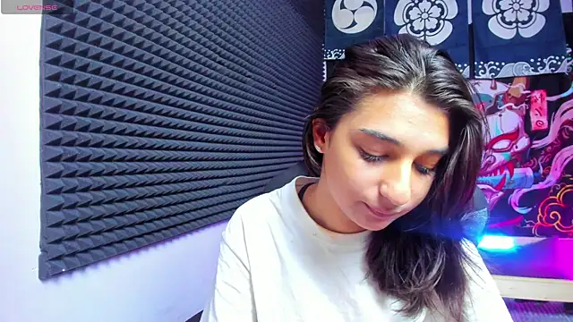 Snapshot of Elfy_Rare_ chatting on 10/14/25, 03:01 Elfy Rare online show from 10/14/25, 03:01