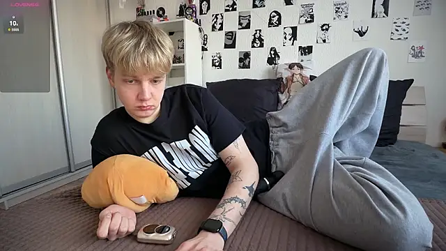 Snapshot of olivertasty chatting on 03/22/26, 01:45 olivertasty online show from 03/22/26, 01:45