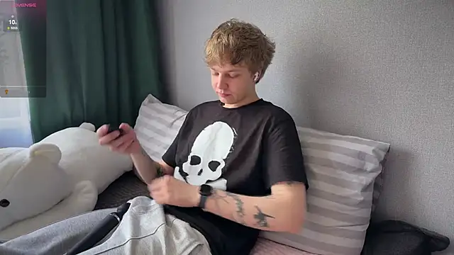 Snapshot of olivertasty chatting on 05/22/26, 06:33 olivertasty online show from 05/22/26, 06:33