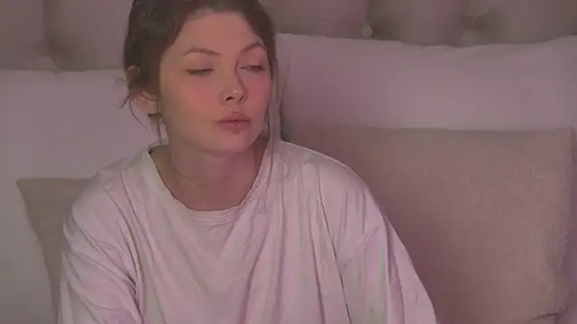 Snapshot of miamunn chatting on 05/06/26, 05:50 miamunn online show from 05/06/26, 05:50
