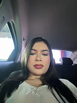 Snapshot of Skyy_Angel chatting on 11/14/25, 07:28 Skyy Angel online show from 11/14/25, 07:28