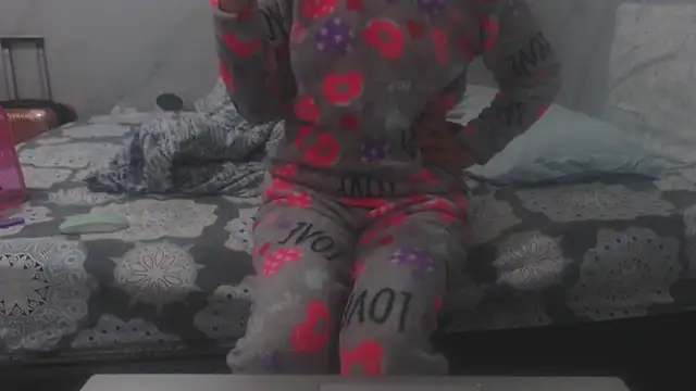 sabrina v  online show from 11/29/25, 04:18