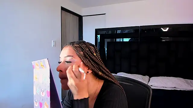 ZoeWestt online show from 10/05/25, 01:35