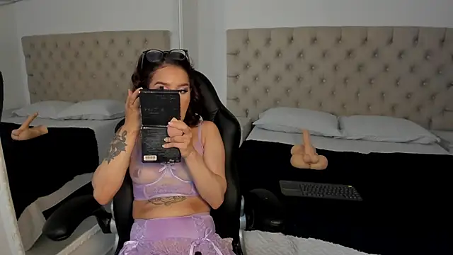 ZoeWestt online show from 09/12/25, 09:03