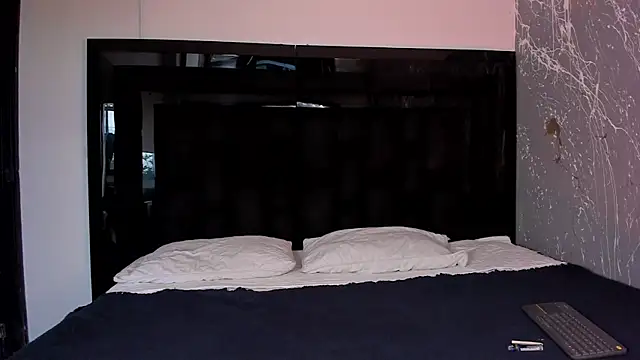 ZoeWestt online show from 09/23/25, 12:56