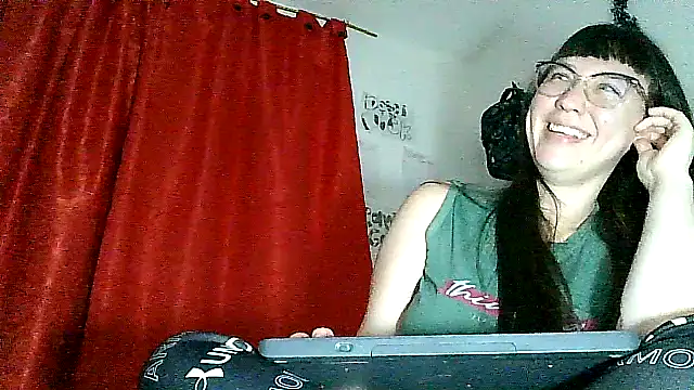 Snapshot of lareinalareinadelanal chatting on 12/05/25, 01:16 lareinalareinadelanal online show from 12/05/25, 01:16