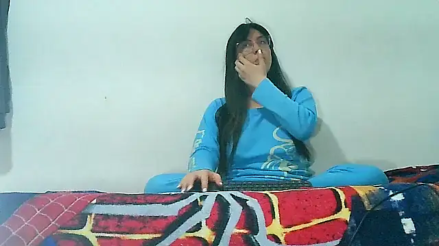 Snapshot of lareinalareinadelanal chatting on 11/22/25, 11:03 lareinalareinadelanal online show from 11/22/25, 11:03