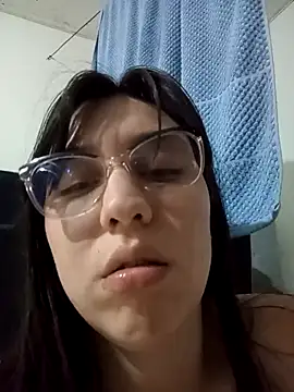 Snapshot of lareinalareinadelanal chatting on 11/11/25, 11:09 lareinalareinadelanal online show from 11/11/25, 11:09