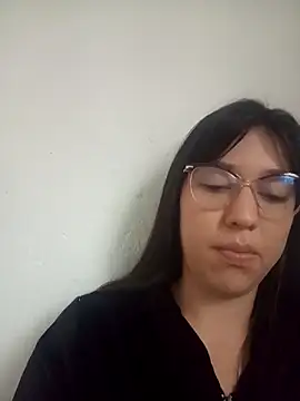 Snapshot of lareinalareinadelanal chatting on 10/16/25, 11:51 lareinalareinadelanal online show from 10/16/25, 11:51