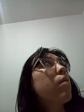 Snapshot of lareinalareinadelanal chatting on 11/30/25, 02:45 lareinalareinadelanal online show from 11/30/25, 02:45