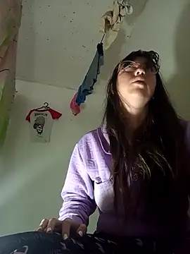 Snapshot of lareinalareinadelanal chatting on 10/29/25, 12:37 lareinalareinadelanal online show from 10/29/25, 12:37