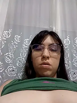 Snapshot of lareinalareinadelanal chatting on 11/03/25, 11:08 lareinalareinadelanal online show from 11/03/25, 11:08