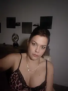 Snapshot of Foxy-Milfy chatting on 09/29/25, 10:37 Foxy-Milfy online show from 09/29/25, 10:37