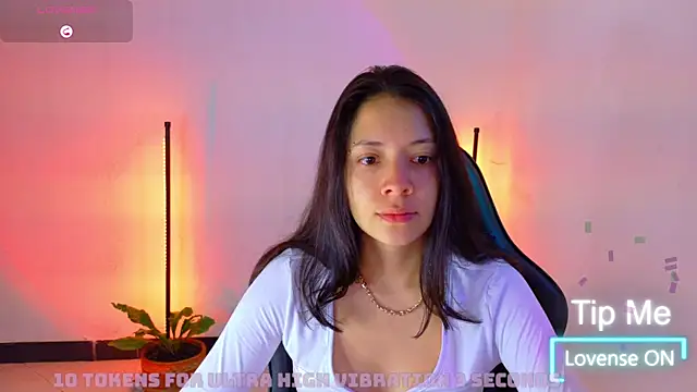Snapshot of Sarasavage chatting on 06/17/26, 11:53 Sarasavage online show from 06/17/26, 11:53
