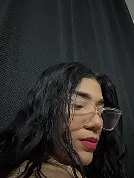 Snapshot of ElaRose_12 chatting on 06/26/26, 11:10 ElaRose 12 online show from 06/26/26, 11:10
