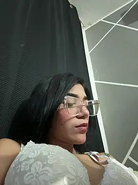 ElaRose 12 online show from 04/28/26, 06:01