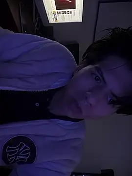 Snapshot of Friqui_Sex chatting on 11/04/25, 03:27 Friqui Sex online show from 11/04/25, 03:27