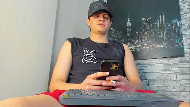 Snapshot of Themasterhades_777 chatting on 10/03/25, 07:48 Themasterhades 777 online show from 10/03/25, 07:48