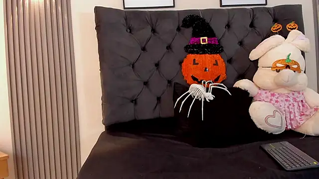 Dulce Maay online show from 10/28/25, 03:18