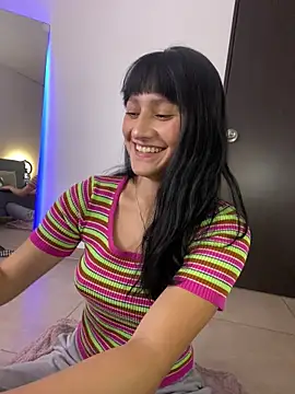 Snapshot of lenkaa chatting on 10/10/25, 02:01 lenkaa online show from 10/10/25, 02:01
