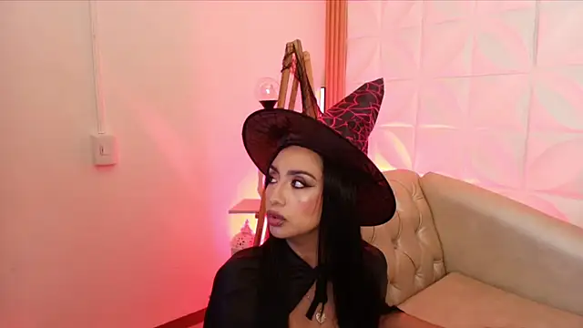 Snapshot of ana_riveros chatting on 10/13/25, 04:47 ana riveros online show from 10/13/25, 04:47