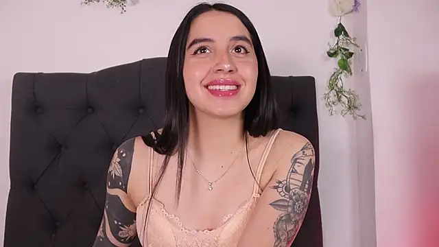 Snapshot of kaylee_lee chatting on 01/16/26, 04:49 kaylee lee online show from 01/16/26, 04:49