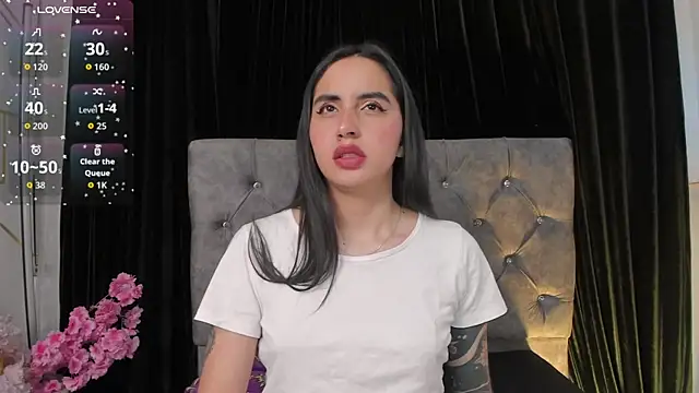 kaylee lee online show from 11/11/25, 04:07