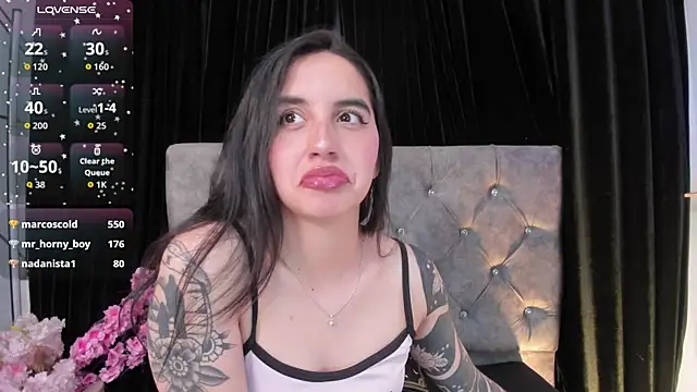 kaylee lee online show from 11/19/25, 04:34