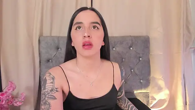 Snapshot of kaylee_lee chatting on 12/22/25, 04:56 kaylee lee online show from 12/22/25, 04:56