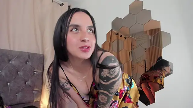 Snapshot of kaylee_lee chatting on 01/13/26, 03:54 kaylee lee online show from 01/13/26, 03:54