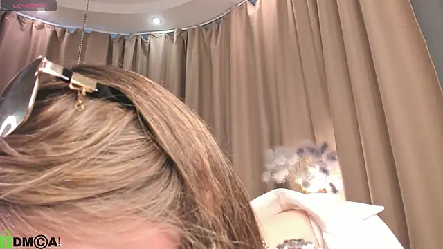 Snapshot of Naomi___Rias chatting on 10/09/25, 01:28 Naomi Rias online show from 10/09/25, 01:28