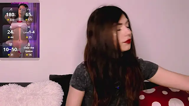 M1kaylaRaven online show from 10/19/25, 05:32