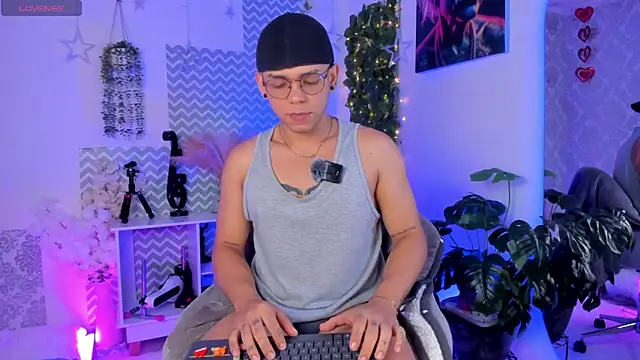 jhosepMoreno online show from 04/20/26, 03:02