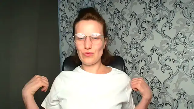 Snapshot of Kelly_Kisss chatting on 06/15/26, 11:21 Kelly Kisss online show from 06/15/26, 11:21