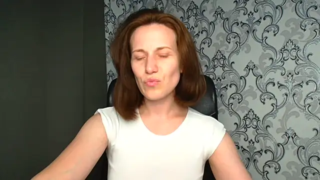 Snapshot of Kelly_Kisss chatting on 06/20/26, 11:15 Kelly Kisss online show from 06/20/26, 11:15