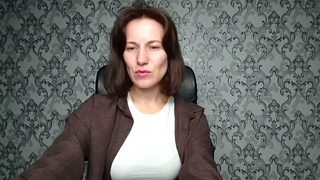 Kelly Kisss online show from 11/07/25, 12:21