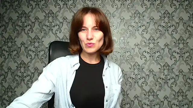 Kelly Kisss online show from 10/24/25, 11:20