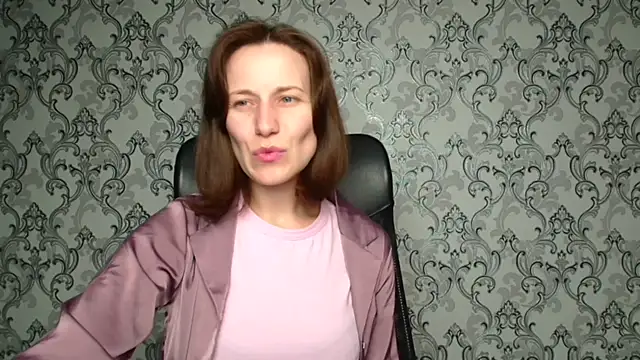 Kelly Kisss online show from 12/05/25, 01:21