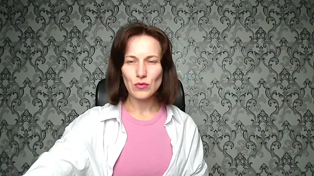 Kelly Kisss online show from 11/08/25, 12:20