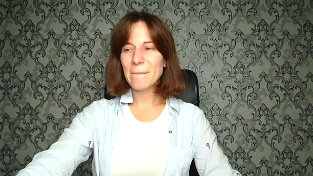 Kelly Kisss online show from 10/30/25, 06:16