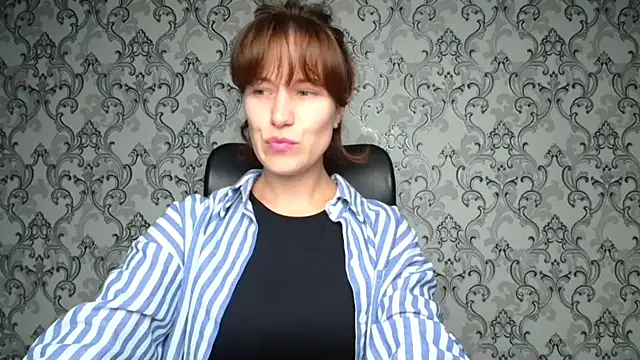 Kelly Kisss online show from 11/02/25, 06:02