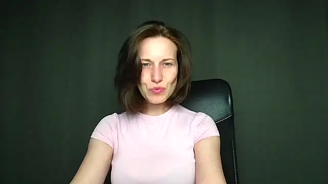 Kelly Kisss online show from 04/26/26, 11:18